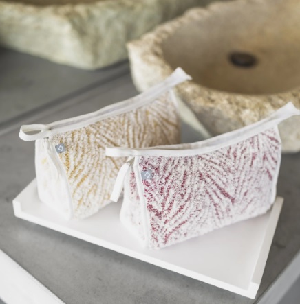 VASCO CASE kosmeetikakott, 100% puuvill, 1 suurus_ 22x14cm ja 2 värvikombinatsiooni. Hind 74 € (km-ga)